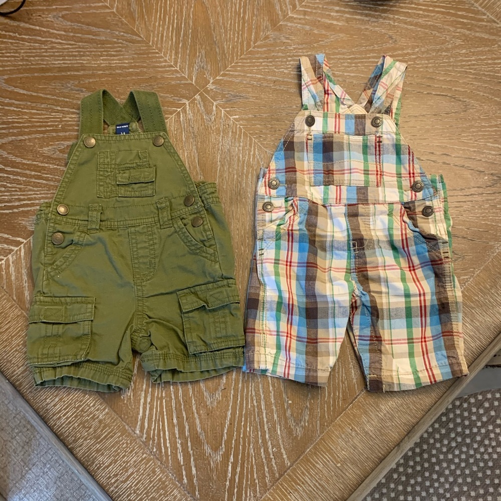 Set of baby overalls.